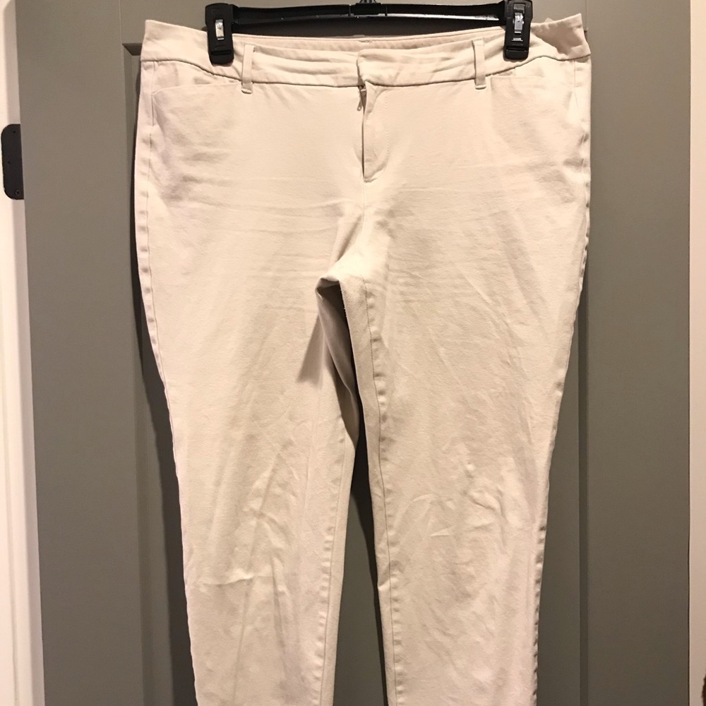 Light khaki pixie pants